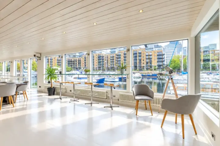 Britain's biggest houseboat in London Bridge – photo 8